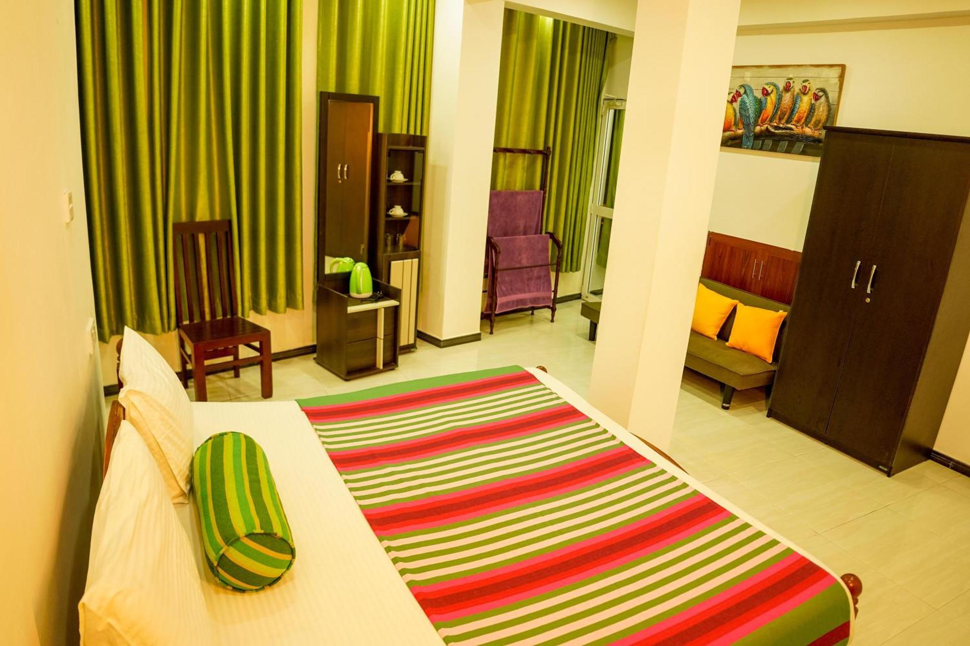 Peacock Beach Hotel Unawatuna Dış mekan fotoğraf