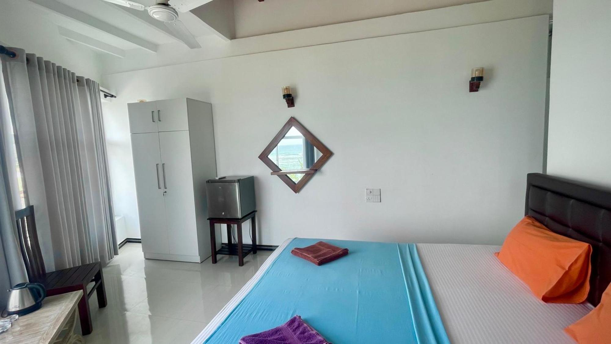 Peacock Beach Hotel Unawatuna Dış mekan fotoğraf