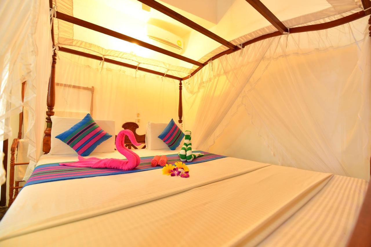 Peacock Beach Hotel Unawatuna Dış mekan fotoğraf